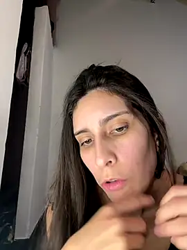 Snapshot of lupitta_1 chatting on October 2, 2025, 3:54 am lupitta 1 online show from October 2, 2025, 3:54 am