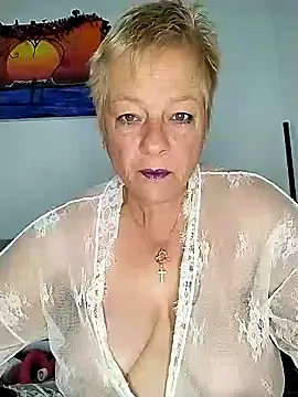 Snapshot of SoDi_Love chatting on December 17, 2024, 3:28 am SoDi Love online show from December 17, 2024, 3:28 am