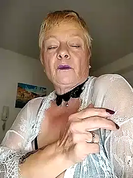 Snapshot of SoDi_Love chatting on December 24, 2024, 5:55 pm SoDi Love online show from December 24, 2024, 5:55 pm