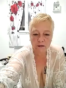 Snapshot of SoDi_Love chatting on January 11, 2025, 5:20 am SoDi Love online show from January 11, 2025, 5:20 am