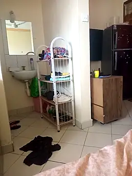 zainabsmile online show from October 18, 2025, 12:07 pm