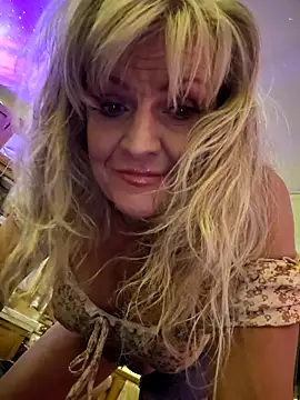 Snapshot of annika_lately chatting on November 10, 2025, 4:06 am annika lately online show from November 10, 2025, 4:06 am