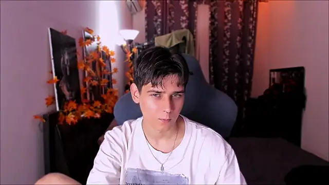 Foxicfu online show from November 3, 2025, 1:04 pm