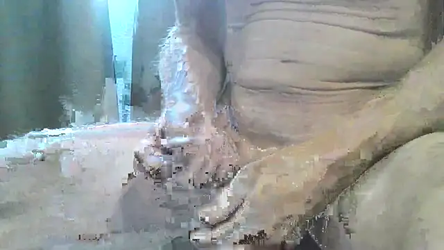 ewuich1 online show from December 14, 2025, 2:00 pm