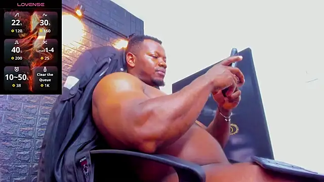 Snapshot of tommike chatting on March 31, 2026, 2:41 pm tommike online show from March 31, 2026, 2:41 pm