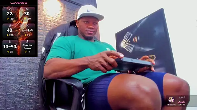 Snapshot of tommike chatting on March 29, 2026, 12:56 am tommike online show from March 29, 2026, 12:56 am