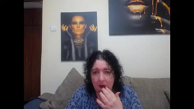 Snapshot of maturekorine chatting on May 25, 2026, 2:38 pm maturekorine online show from May 25, 2026, 2:38 pm