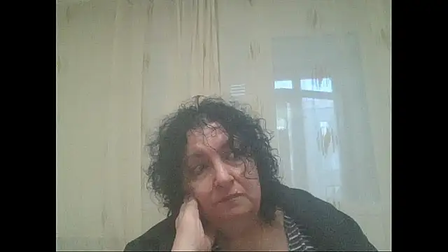 Snapshot of maturekorine chatting on May 14, 2026, 5:32 pm maturekorine online show from May 14, 2026, 5:32 pm