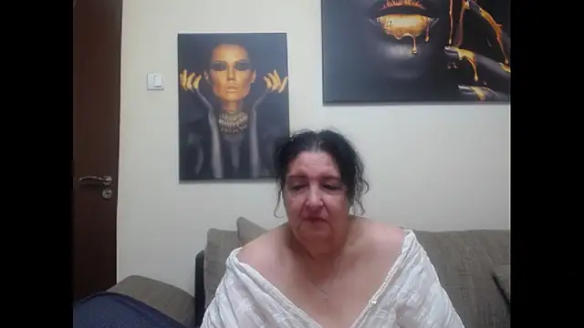 Snapshot of maturekorine chatting on May 3, 2026, 8:23 pm maturekorine online show from May 3, 2026, 8:23 pm
