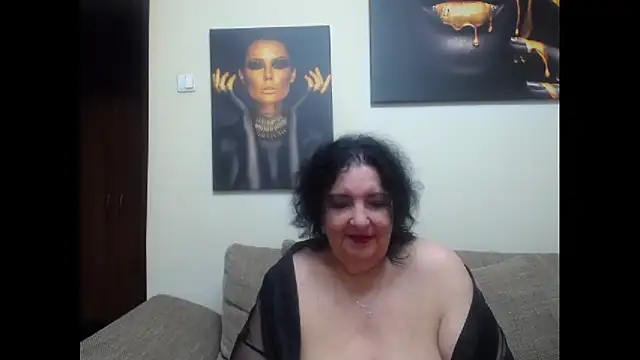 Snapshot of maturekorine chatting on April 16, 2026, 9:39 pm maturekorine online show from April 16, 2026, 9:39 pm