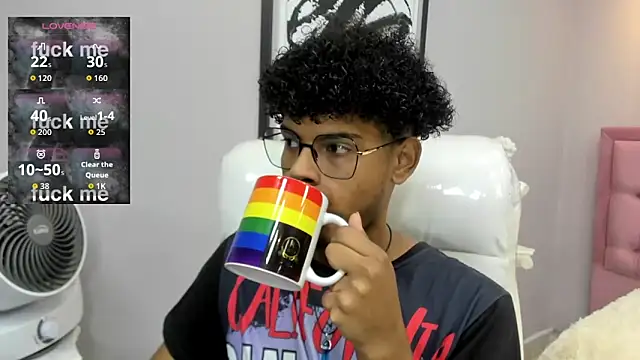 Snapshot of boylittle19cm chatting on November 15, 2025, 12:31 pm boylittle19cm online show from November 15, 2025, 12:31 pm