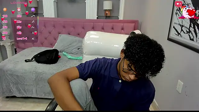 Snapshot of boylittle19cm chatting on October 12, 2025, 1:12 pm boylittle19cm online show from October 12, 2025, 1:12 pm