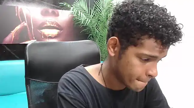 Snapshot of boylittle19cm chatting on March 21, 2025, 12:28 pm boylittle19cm online show from March 21, 2025, 12:28 pm