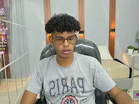 Snapshot of boylittle19cm chatting on September 9, 2025, 12:36 pm boylittle19cm online show from September 9, 2025, 12:36 pm