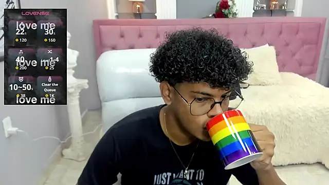 Snapshot of boylittle19cm chatting on November 12, 2025, 12:31 pm boylittle19cm online show from November 12, 2025, 12:31 pm