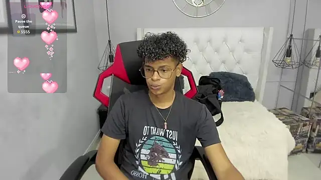 Snapshot of boylittle19cm chatting on September 17, 2025, 12:29 pm boylittle19cm online show from September 17, 2025, 12:29 pm