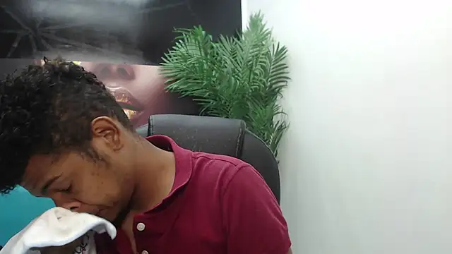 Snapshot of boylittle19cm chatting on March 12, 2025, 12:36 pm boylittle19cm online show from March 12, 2025, 12:36 pm