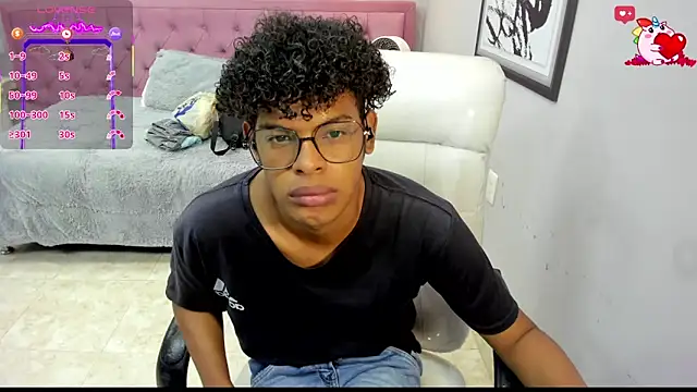 Snapshot of boylittle19cm chatting on October 15, 2025, 11:51 am boylittle19cm online show from October 15, 2025, 11:51 am