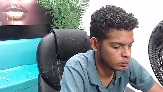 Snapshot of boylittle19cm chatting on March 15, 2025, 3:27 pm boylittle19cm online show from March 15, 2025, 3:27 pm