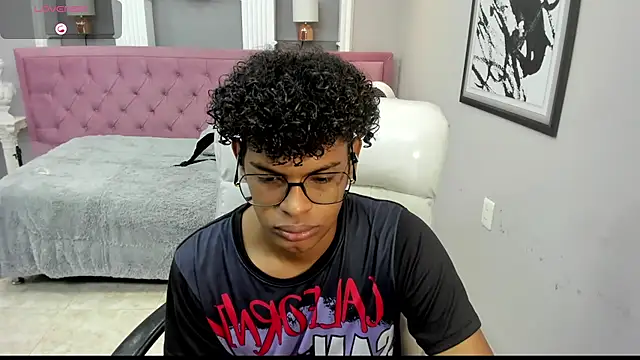 Snapshot of boylittle19cm chatting on October 14, 2025, 12:17 pm boylittle19cm online show from October 14, 2025, 12:17 pm