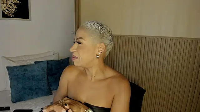 Snapshot of summer_night_ chatting on July 15, 2026, 11:28 am summer night online show from July 15, 2026, 11:28 am