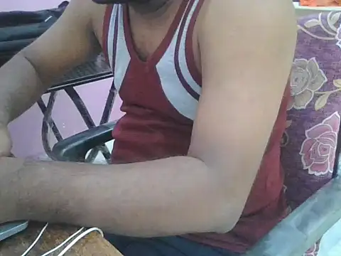 Snapshot of ITGuyhyd chatting on November 4, 2025, 8:18 am ITGuyhyd online show from November 4, 2025, 8:18 am