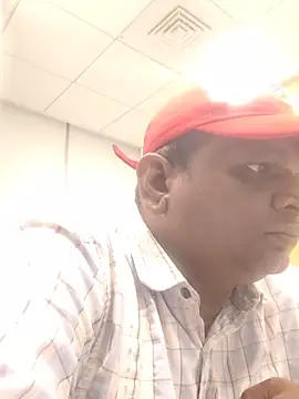 Snapshot of ITGuyhyd chatting on December 22, 2025, 2:17 pm ITGuyhyd online show from December 22, 2025, 2:17 pm