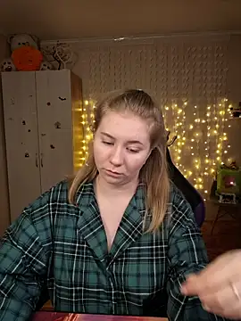 D0nna  online show from March 7, 2026, 9:31 pm