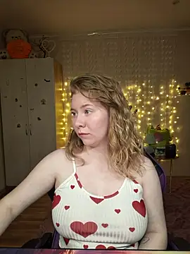 D0nna  online show from March 19, 2026, 10:10 pm