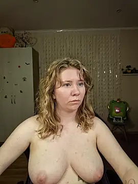 D0nna  online show from March 13, 2026, 11:10 pm