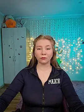 D0nna  online show from April 27, 2026, 10:52 pm