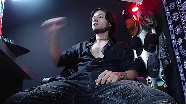 Snapshot of Dicaprioo_ chatting on March 5, 2025, 4:02 pm Dicaprioo online show from March 5, 2025, 4:02 pm