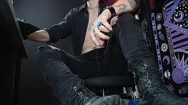 Snapshot of Dicaprioo_ chatting on March 17, 2025, 10:08 pm Dicaprioo online show from March 17, 2025, 10:08 pm