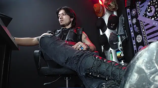 Snapshot of Dicaprioo_ chatting on March 12, 2025, 5:28 pm Dicaprioo online show from March 12, 2025, 5:28 pm