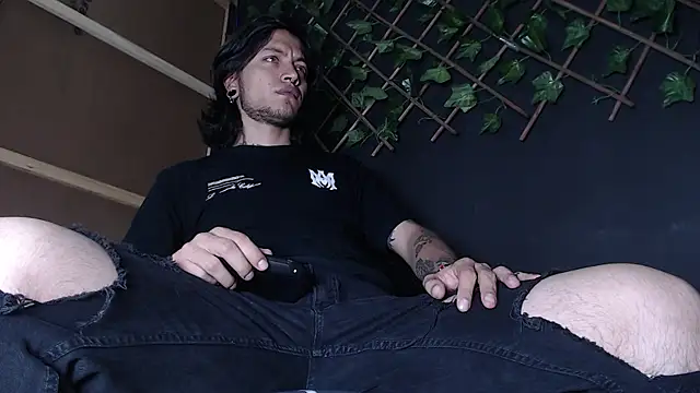 Snapshot of Dicaprioo_ chatting on September 10, 2025, 6:07 pm Dicaprioo online show from September 10, 2025, 6:07 pm