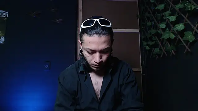 Snapshot of Dicaprioo_ chatting on October 25, 2025, 12:50 pm Dicaprioo online show from October 25, 2025, 12:50 pm