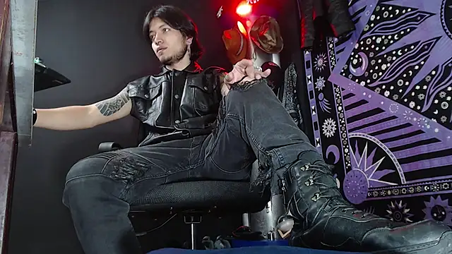 Snapshot of Dicaprioo_ chatting on March 10, 2025, 6:12 pm Dicaprioo online show from March 10, 2025, 6:12 pm