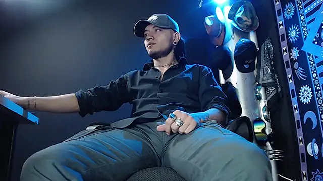 Snapshot of Dicaprioo_ chatting on February 25, 2025, 7:06 pm Dicaprioo online show from February 25, 2025, 7:06 pm