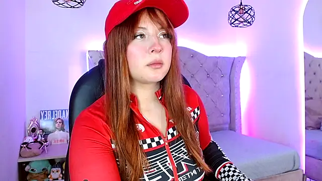 Charlotte Jones   online show from December 5, 2025, 12:26 pm