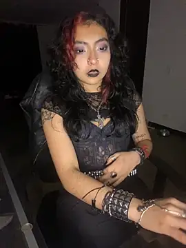Snapshot of _Gothiccbitch_ chatting on September 28, 2025, 7:04 am Gothiccbitch online show from September 28, 2025, 7:04 am