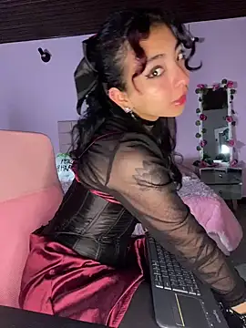 Snapshot of _Gothiccbitch_ chatting on February 26, 2025, 5:24 am Gothiccbitch online show from February 26, 2025, 5:24 am