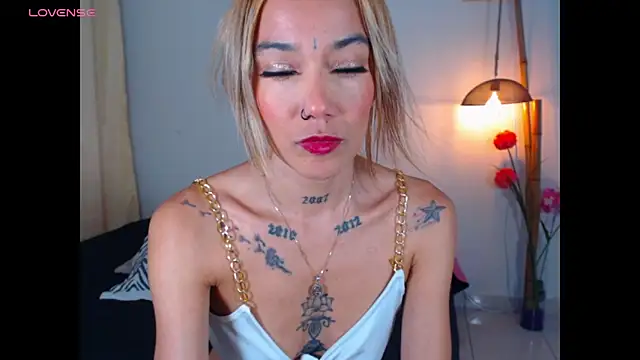 Veronicaa 2 online show from October 19, 2025, 9:28 pm