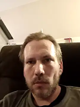 Jan38re online show from October 10, 2025, 6:20 pm