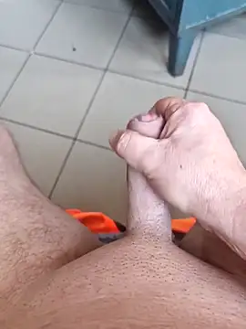 Szeltolo001 online show from December 18, 2025, 11:14 am