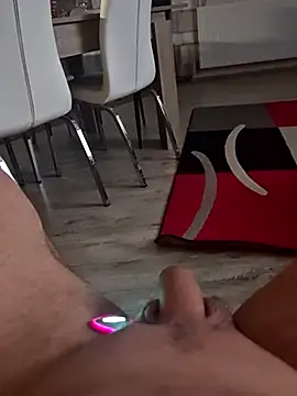 Szeltolo001 online show from April 16, 2026, 9:50 pm