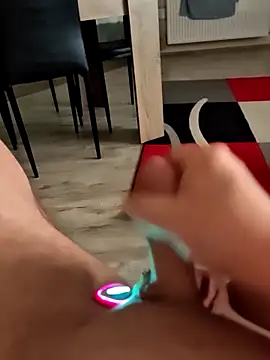 Szeltolo001 online show from February 15, 2026, 5:19 am