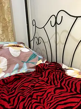 sweet18creamybigpussy online show from October 3, 2025, 10:44 pm