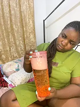 sweet18creamybigpussy online show from October 12, 2025, 7:26 pm