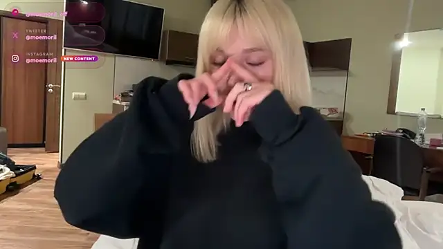 Snapshot of Golden_Aline chatting on July 6, 2026, 3:14 pm Golden Aline online show from July 6, 2026, 3:14 pm