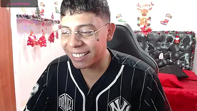 Snapshot of Wiiliam_20 chatting on December 20, 2024, 5:29 pm Wiiliam 20 online show from December 20, 2024, 5:29 pm